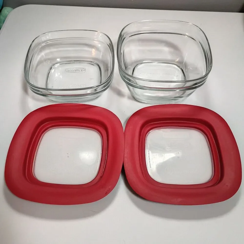 2 Rubbermaid Glass Storage Containers 4 Cups & 2.5 Cups with Lids Press To Seal